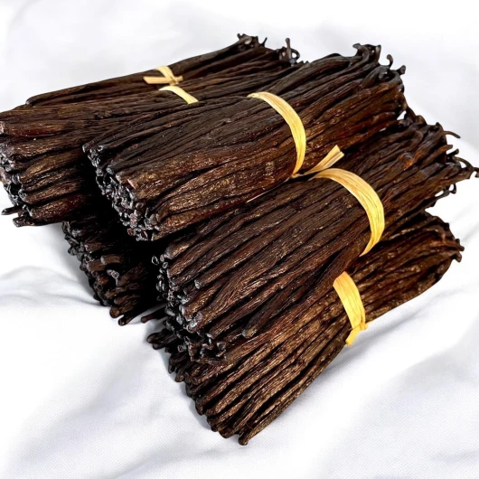10 Gousses de Vanille Bourbon de Madagascar - 18-20 cm - XXL - Planifolia "Réserve Prestige" - Qualité Premium - Savoureuses et Aromatiques - 100% Naturelles - Idéal pour Pâtisseries et Desserts