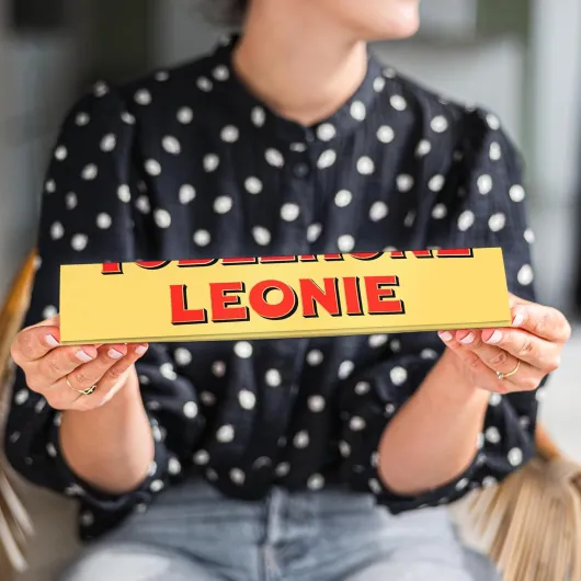 Chocolat personnalisée avec le nom - Cadeau anniversaire homme & femme, Personnalisez la barre Chocolat avec le nom de votre choix, chocolat au lait avec du nougat miel-amandes (360 Grammes)