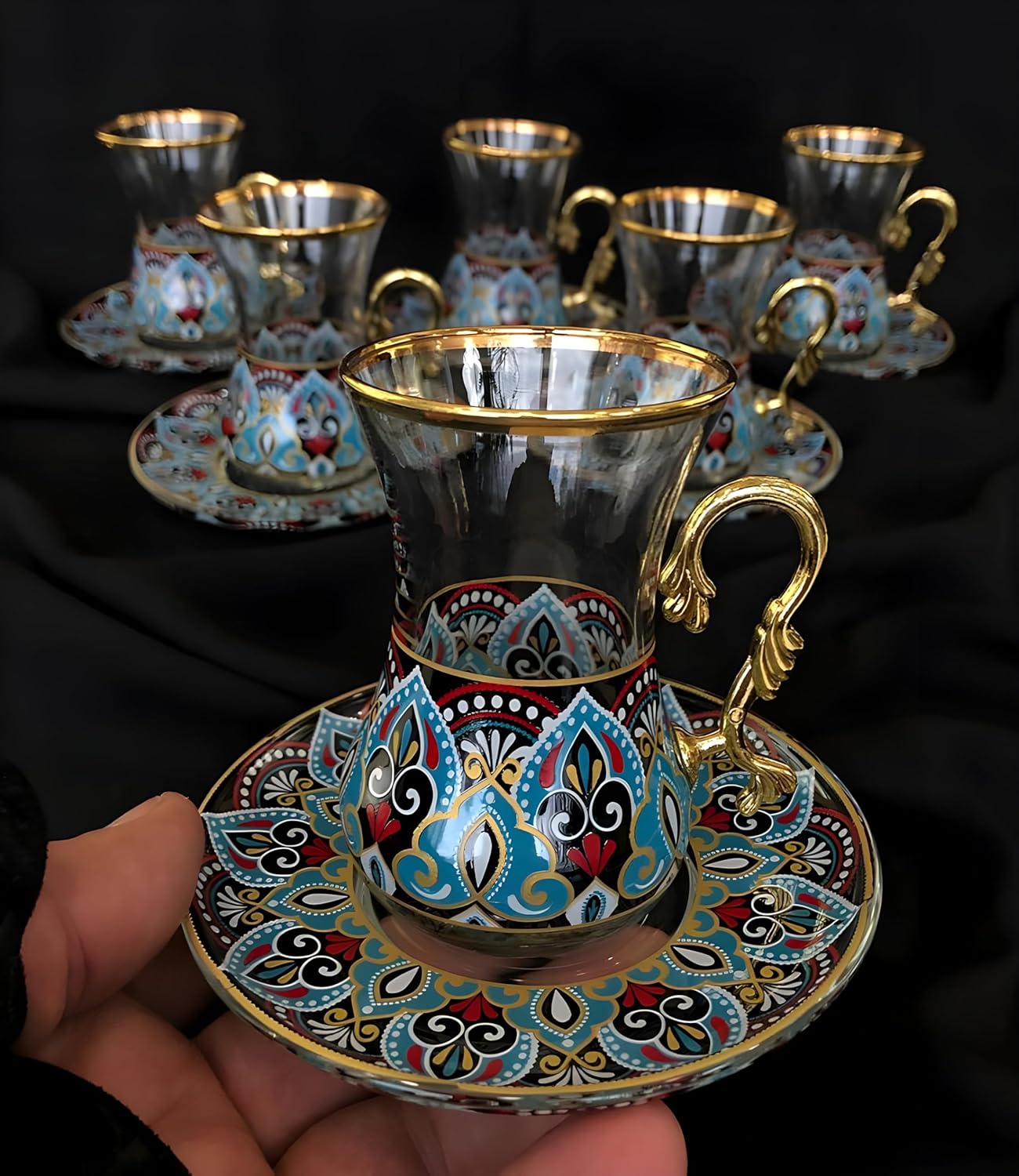 SARNEVA Lot de 6 verres à thé turcs fabriqués à la main avec soucoupes et poignées - Verrerie décorée de style vintage - Élégantes tasses à thé traditionnelles arabes, persanes et marocaines pour Motif Bleu
