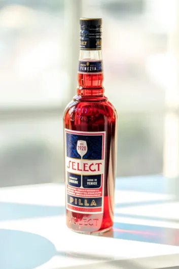 Aperitivo - Apéritif Amer - Idéal pour les cocktails Spritz - Notes Herbacées & Douces - Origine : Italie - 17,5% Alcool - 70cl Apéritif Amer - 70 cl