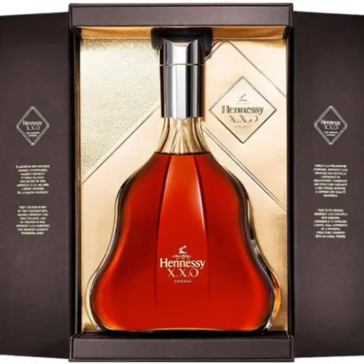 Test Hennessy X.X.O Cognac Hors D'Âge : le cognac "prestige" qui mise surtout sur le nom