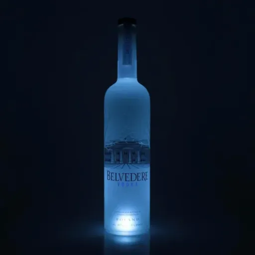 Test Belvedere Vodka 40% 6L + LED : la grosse bouteille qui fait le show sur la table